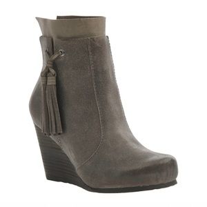 OTBT Vagary Wedge Ankle Boot - Dust Gray Size 7.5